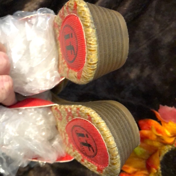 Sandals - Picture 6 of 6